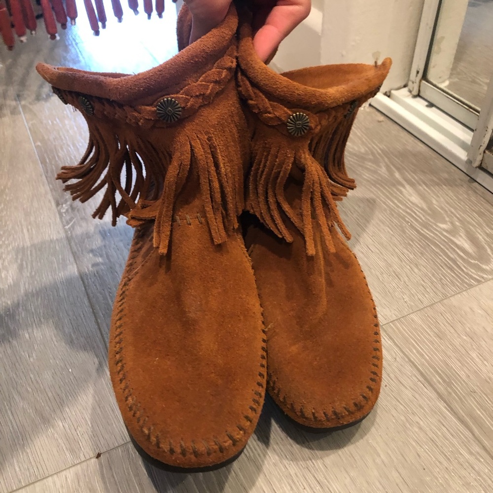 Minnetonka high top back zippered boots suede